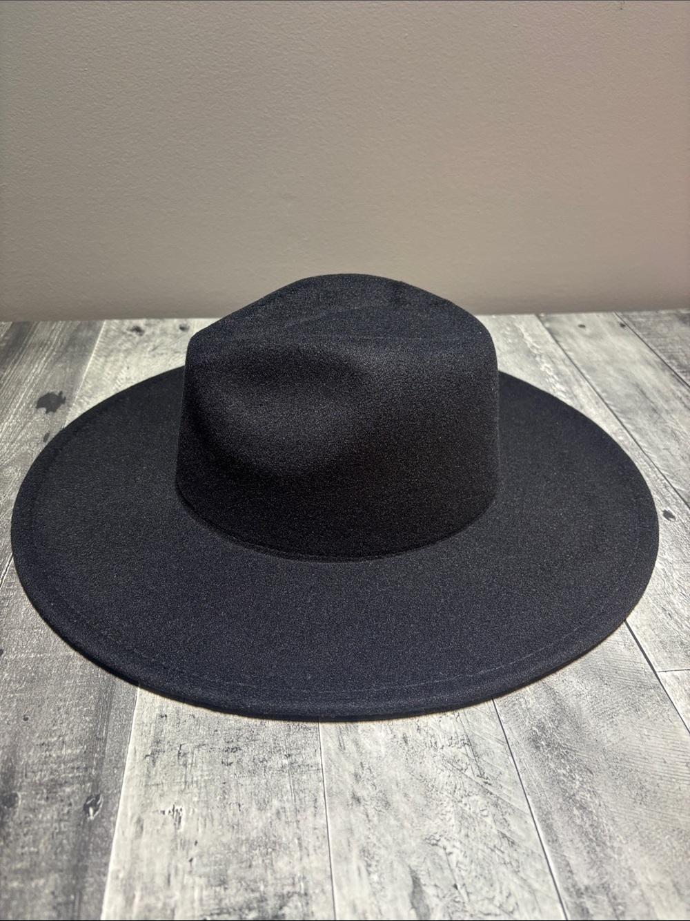 Black Wide-Brim Felt Fedora Hat